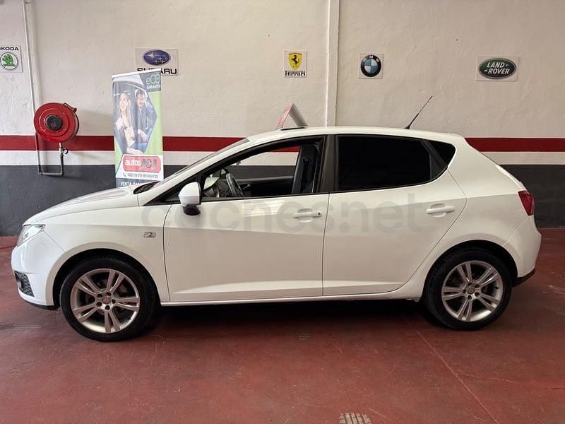 Usado Seat Ibiza Style 105 CV (77 kW) 2012 Blanco Berlina