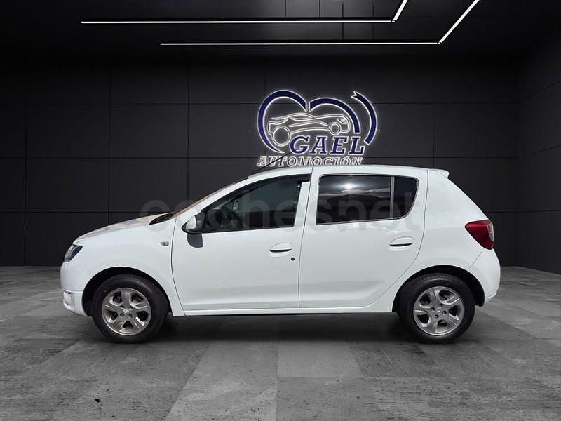 Usado Dacia Sandero Ambiance 75 CV (55 kW) 2016 Blanco Berlina