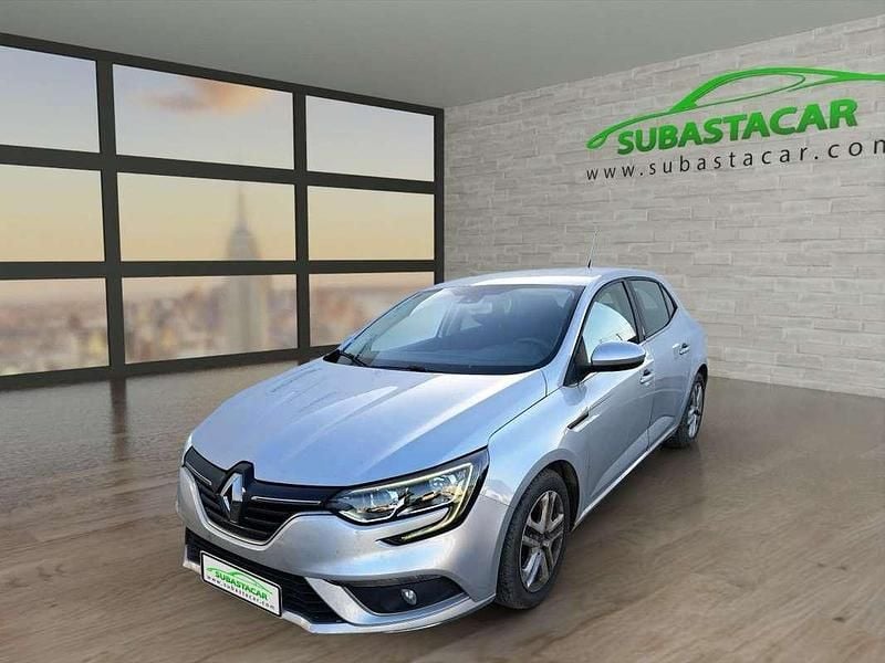 Usado Renault Mégane IV Business 95 CV (69 kW) 2019 Gris Berlina