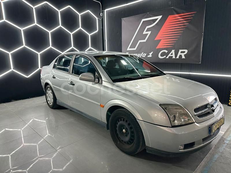 Gris / plata Usado 2003 Opel Vectra Comfort Berlina | 2990 € (Precio justo) - Imagen 1/4