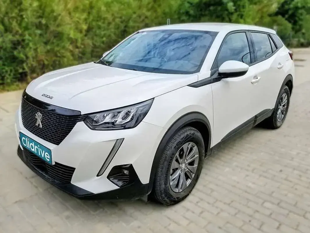 Usado Peugeot 2008 Active 101 CV (74 kW) 2020 Blanco SUV