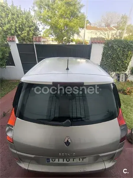 Usado Renault Scénic Dynamique 85 CV (62 kW) 2007 Beige Monovolumen
