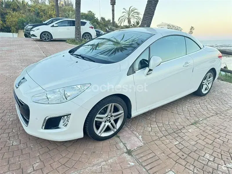 Usado Peugeot 308 CC Active 112 CV (82 kW) 2013 Beige Descapotable