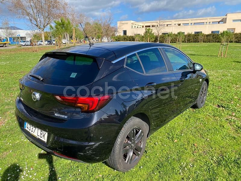 Usado Opel Astra Dynamic 110 CV (80 kW) 2019 Negro Berlina