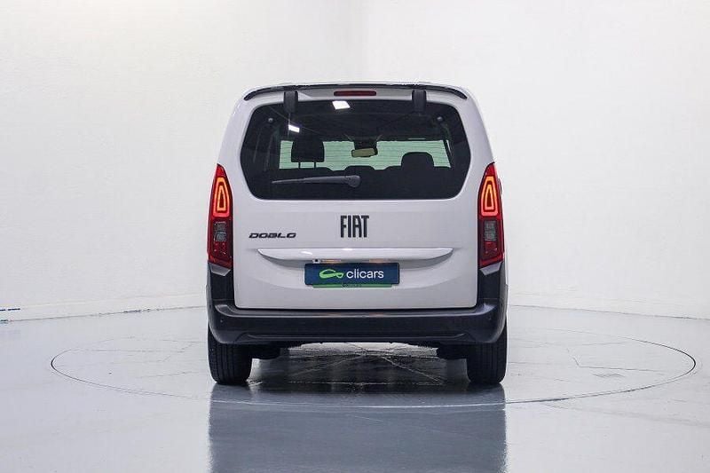 Usado Fiat Doblò 100 CV (73 kW) 2025 Blanco Monovolumen