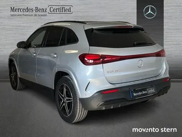 Usado Mercedes EQA250 139 kW (190 CV) 2025 Plata hightech SUV
