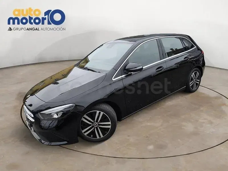 Usado Mercedes B200 163 CV (119 kW) 2022 Negro Utilitario
