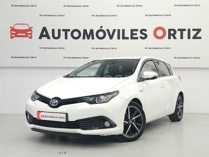 Usado Toyota Auris Hybrid Edition 136 CV (100 kW) 2018 Blanco Berlina