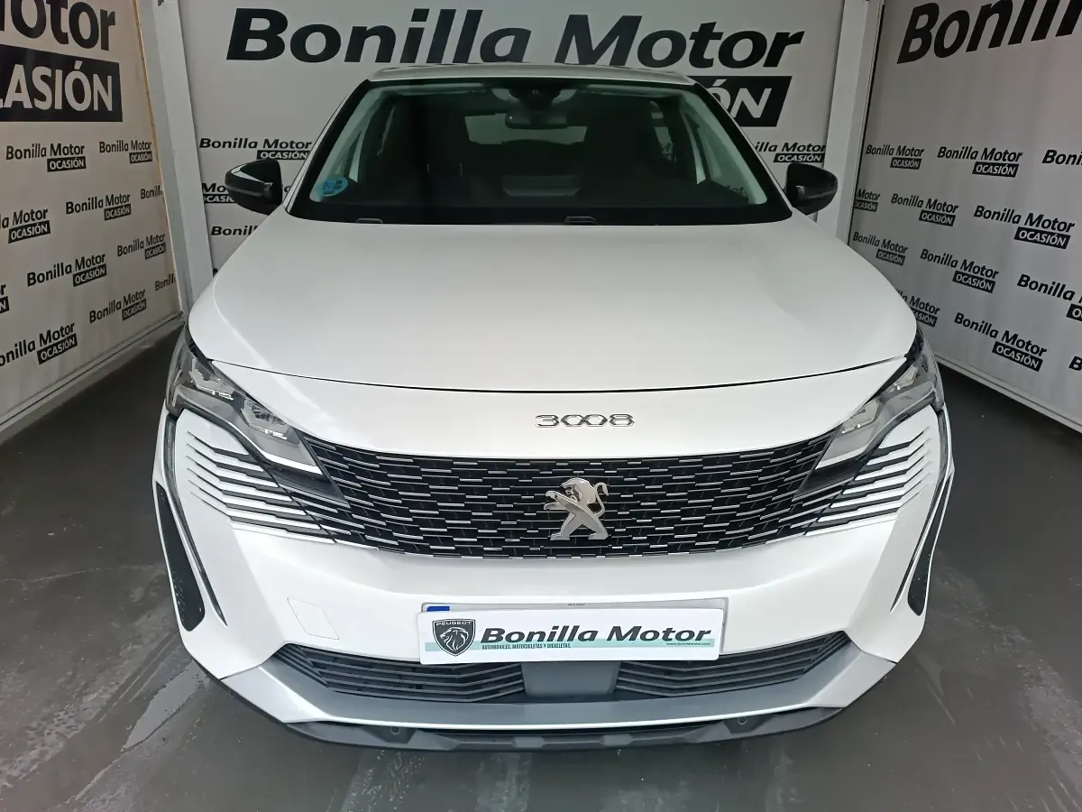 Usado Peugeot 3008 Active 130 CV (95 kW) 2022 Blanco SUV