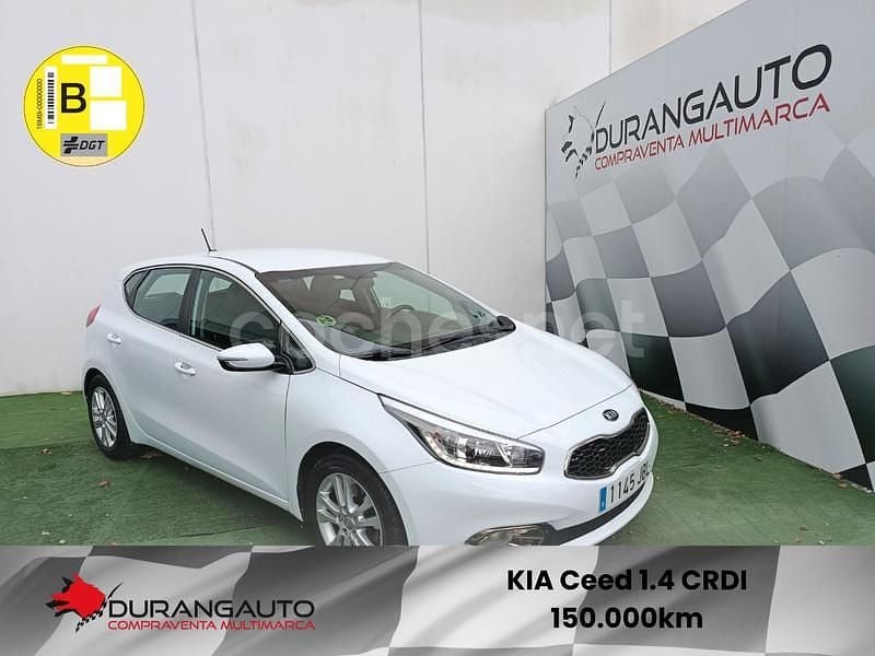Blanco Usado 2014 Kia Ceed GT Berlina | 7990 € (Precio justo) - Imagen 1/4