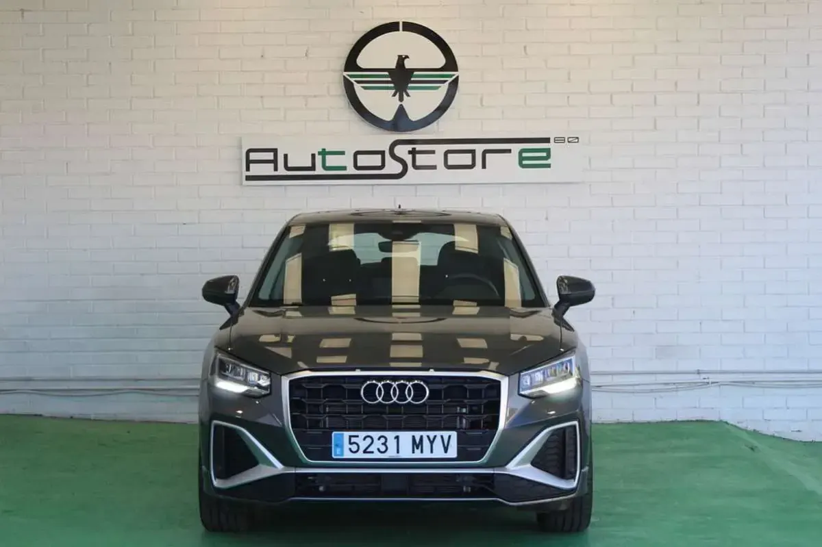 Usado Audi Q2 150 CV (110 kW) 2025 Gris SUV