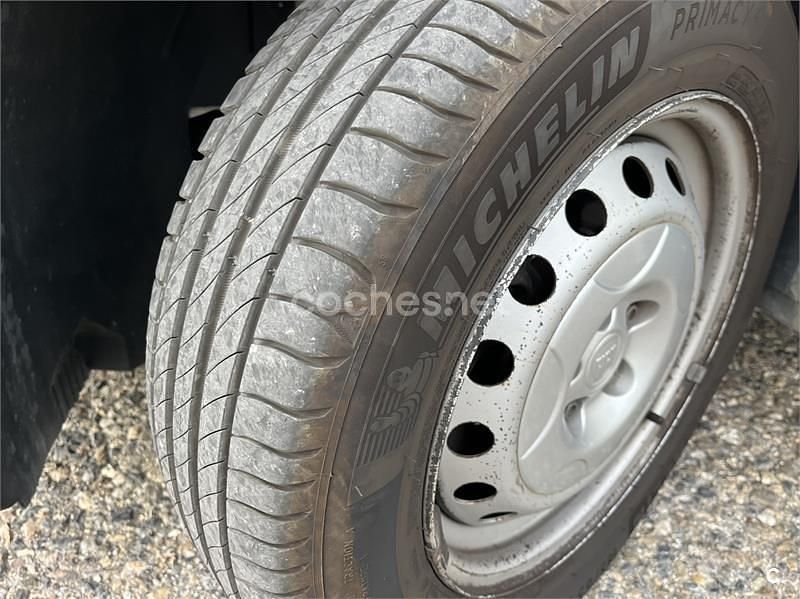 Usado Fiat Doblò 90 CV (66 kW) 2011 Blanco Monovolumen