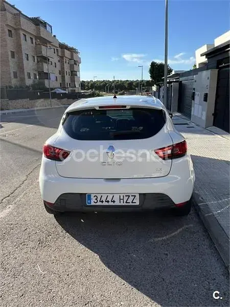 Usado Renault Clio IV Authentique 75 CV (55 kW) 2014 Blanco Berlina