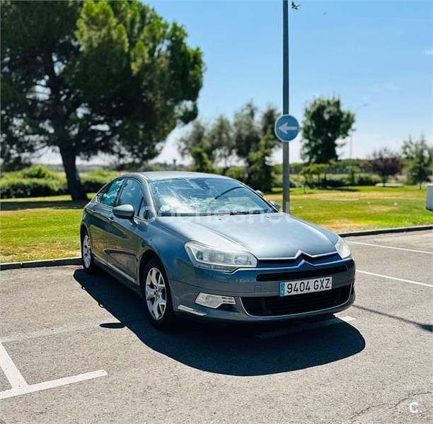 Gris / plata Usado 2010 Citroën C5 Berlina | 2899 € (Precio justo) - Imagen 1/4