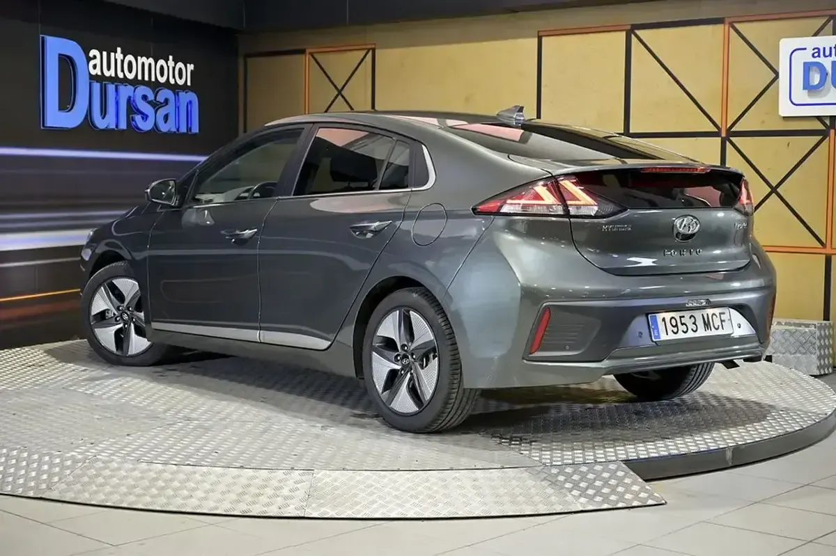 Usado Hyundai Ioniq 141 CV (103 kW) 2022 Verde Utilitario