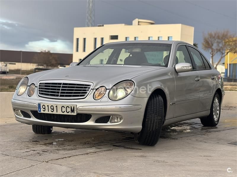 Gris / plata Usado 2002 Mercedes E270 Elegance Berlina | 3500 € (Precio justo) - Imagen 1/4