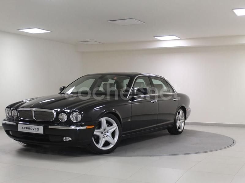 Usado Jaguar XJ8 Executive 258 CV (189 kW) 2006 Negro Berlina