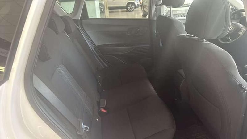 Usado Hyundai Bayon 101 CV (74 kW) 2025 Blanco SUV