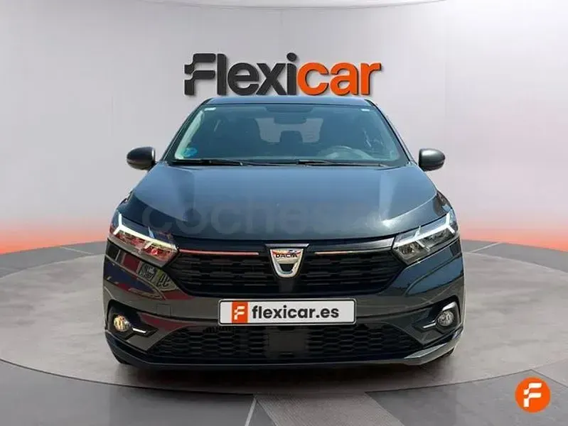 Usado Dacia Sandero Essentiel 101 CV (74 kW) 2021 Gris / plata Berlina