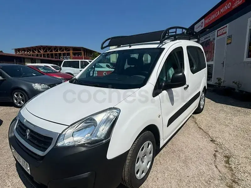 Usado Peugeot Partner Tepee Access 100 CV (73 kW) 2016 Blanco Monovolumen