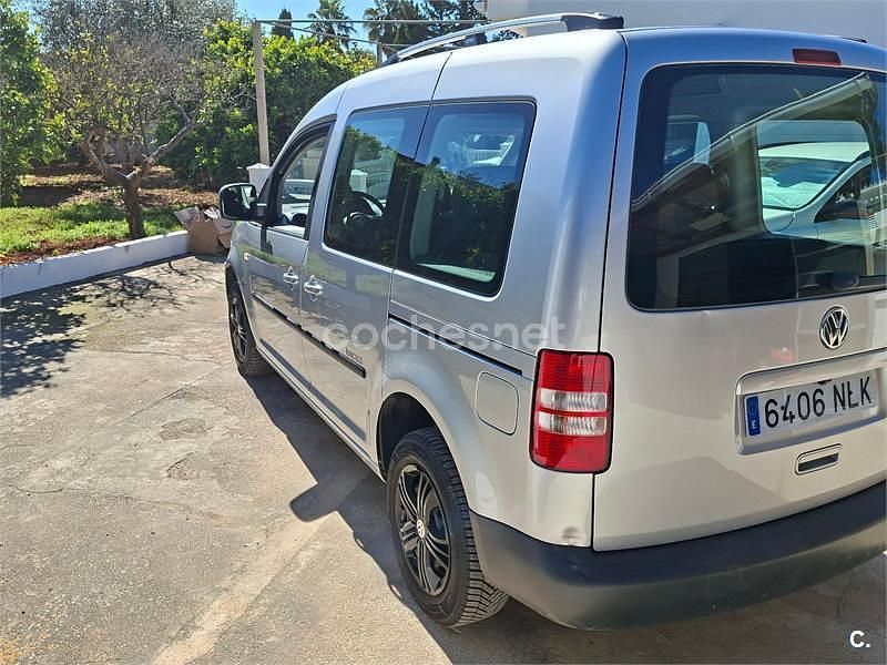 Usado VW Caddy 86 CV (63 kW) 2011 Gris / plata Monovolumen