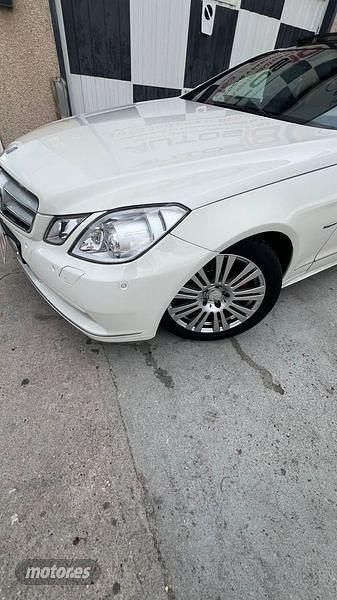 Usado Mercedes E220 170 CV (125 kW) 2011 Blanco Coupe