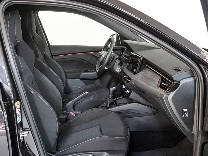Usado Skoda Kamiq 115 CV (84 kW) 2025 Negro SUV