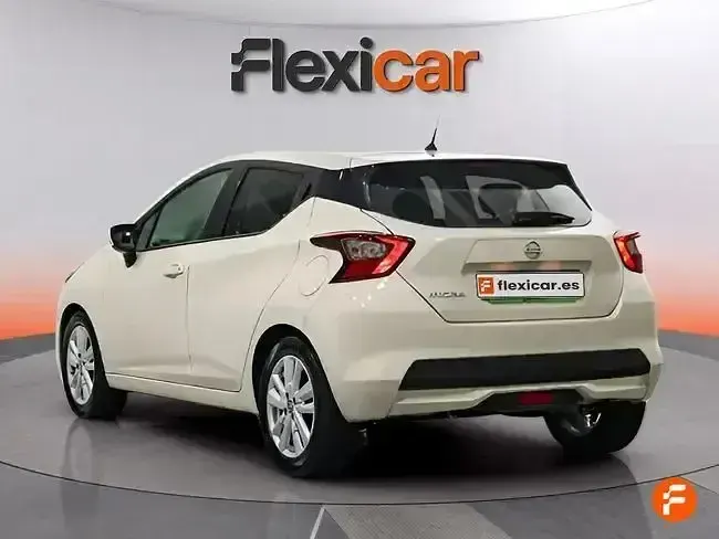 Usado Nissan Micra Acenta 100 CV (73 kW) 2019 Beige Utilitario
