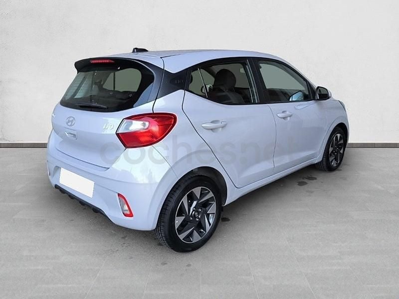 Nuevo Hyundai i10 63 CV (46 kW) 2025 Gris / plata Utilitario