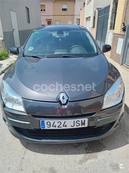 Usado Renault Mégane Dynamique 110 CV (80 kW) 2011 Negro Berlina