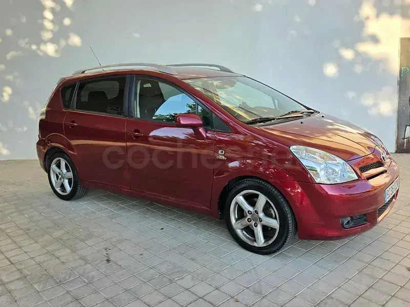 Usado Toyota Corolla Verso Sport 177 CV (130 kW) 2006 Granate Monovolumen