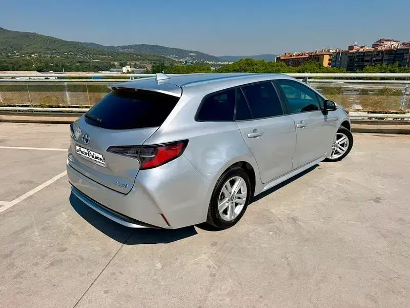 Usado Toyota Corolla Sport 122 CV (89 kW) 2020 Gris / plata Familiar