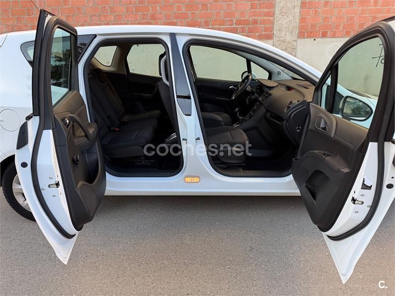 Usado Opel Meriva Enjoy 120 CV (88 kW) 2011 Blanco Monovolumen