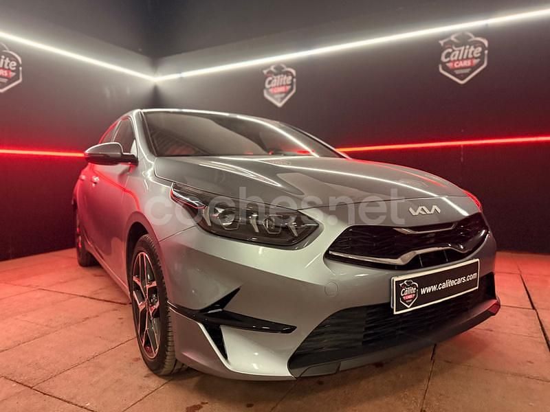 Gris / plata Usado 2024 Kia Ceed Utilitario | 18.900 € (Precio justo) - Imagen 1/4