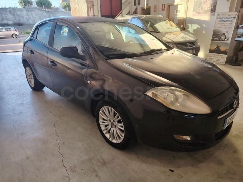 Usado Fiat Bravo Dynamic 120 CV (88 kW) 2008 Negro Utilitario