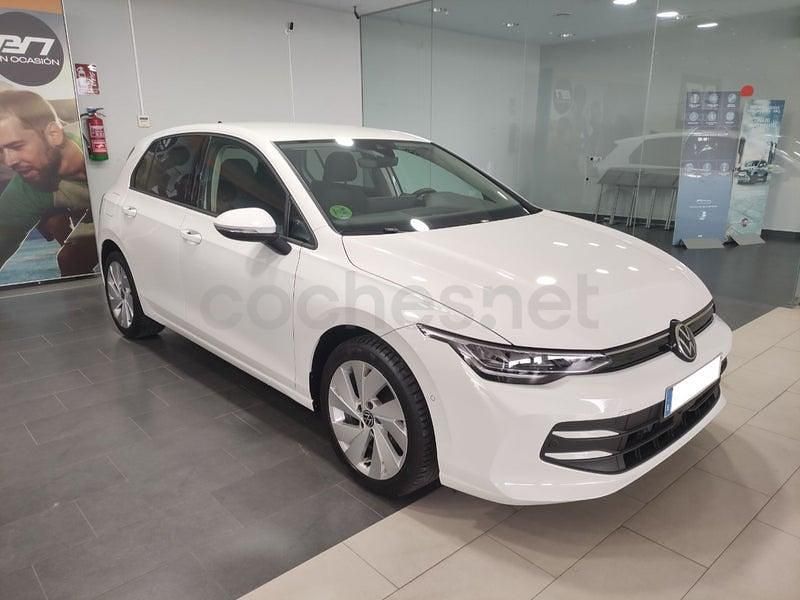 Usado VW Golf VIII 115 CV (84 kW) 2025 Blanco Berlina