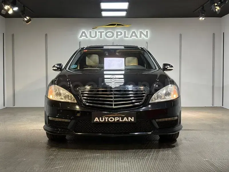 Usado Mercedes S500 388 CV (285 kW) 2007 Negro Berlina