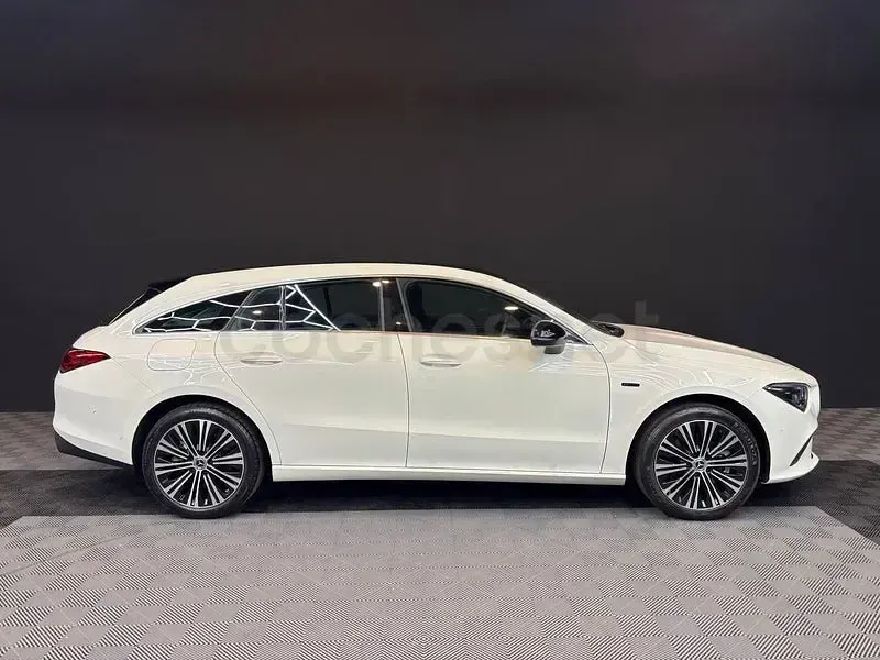 Usado Mercedes CLA250e Shooting Brake 218 CV (160 kW) 2021 Blanco Familiar