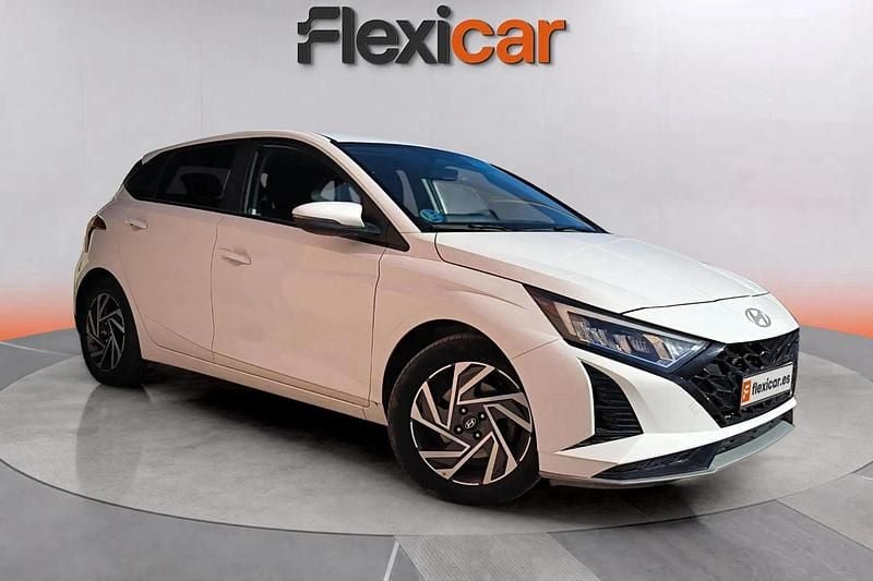 Blanco Usado 2024 Hyundai i20 Berlina | 16.490 € (Super precio) - Imagen 1/4