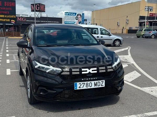 Negro Usado 2023 Dacia Sandero Essentiel Utilitario | 13.950 € (Buen precio) - Imagen 1/4
