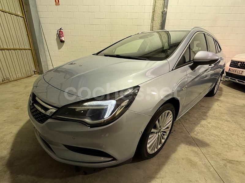 Usado Opel Astra Excellence 160 CV (117 kW) 2016 Azul Familiar