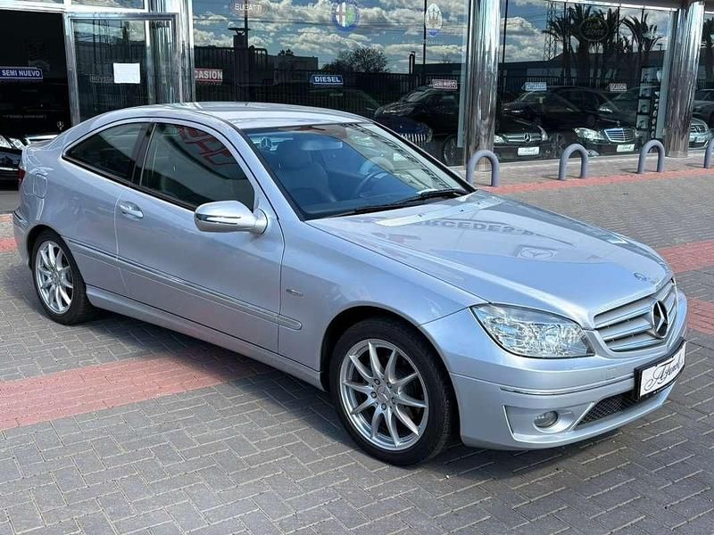 Usado Mercedes CLC160 129 CV (94 kW) 2009 Gris Utilitario