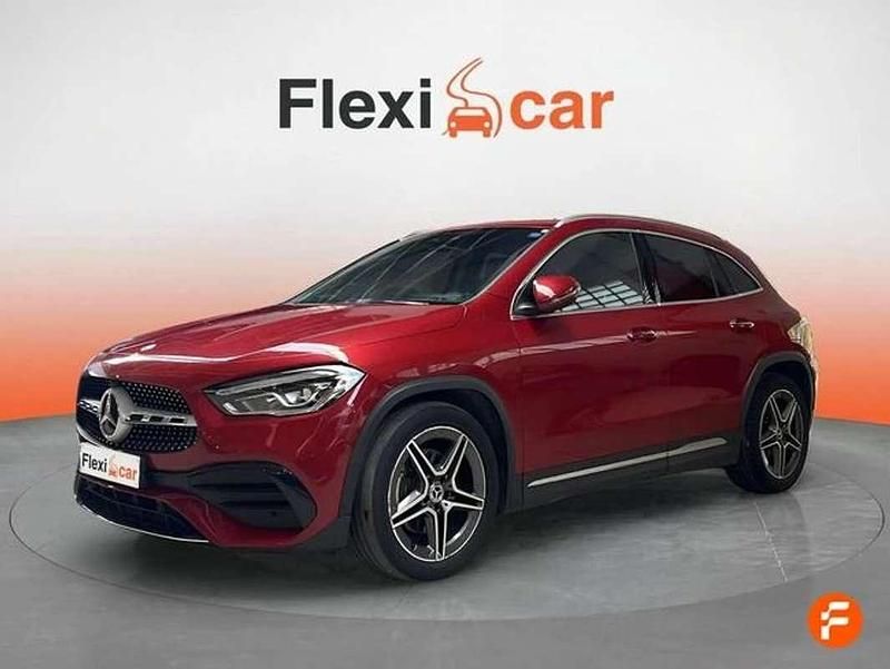Usado Mercedes GLA200 150 CV (110 kW) 2021 Rojo SUV