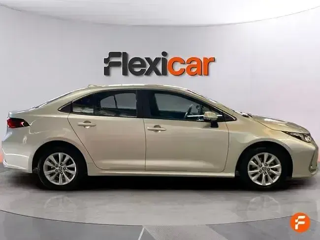 Usado Toyota Corolla Style 140 CV (102 kW) 2024 Gris Berlina