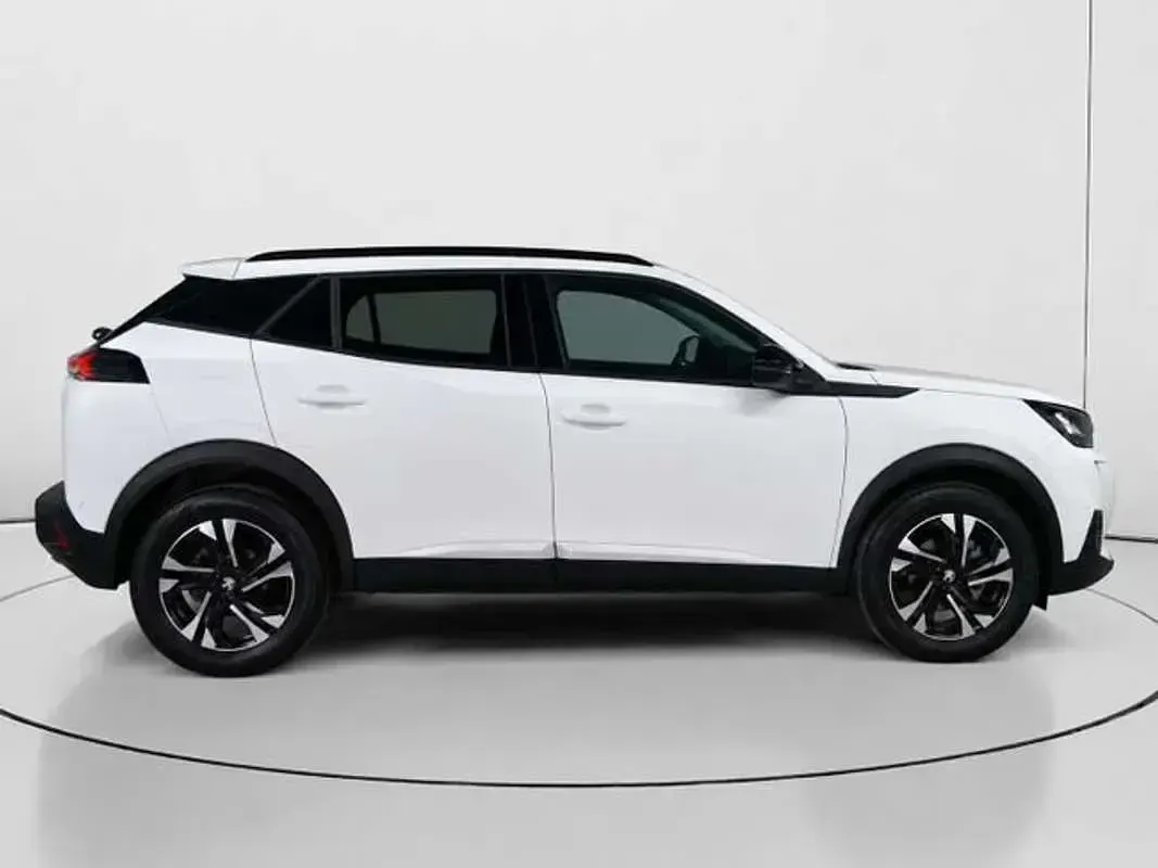 Usado Peugeot 2008 Allure 110 CV (80 kW) 2022 Blanco SUV
