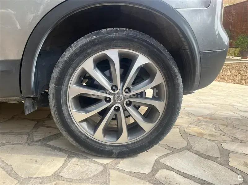 Usado Nissan Qashqai 360º 130 CV (95 kW) 2012 Gris / plata SUV
