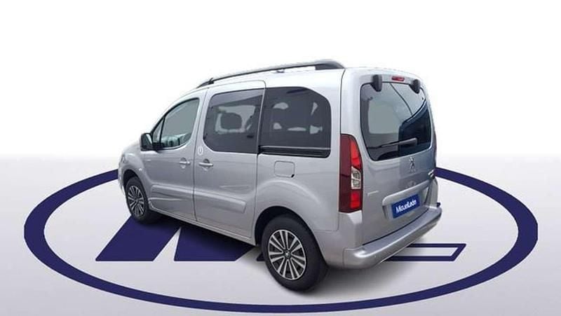 Usado Peugeot TePee Active 44 kW (60 CV) 2020 Gris Van
