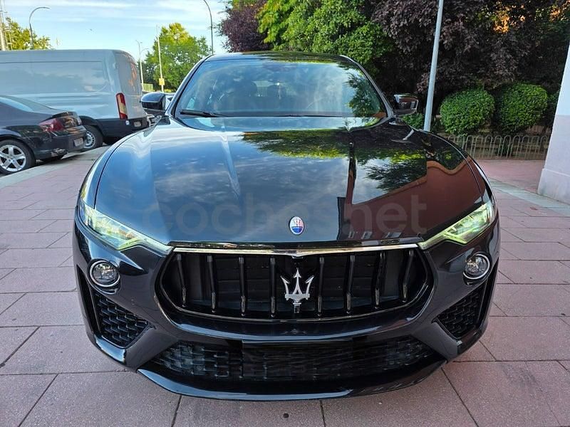 Usado Maserati Levante 350 CV (257 kW) 2021 Negro SUV