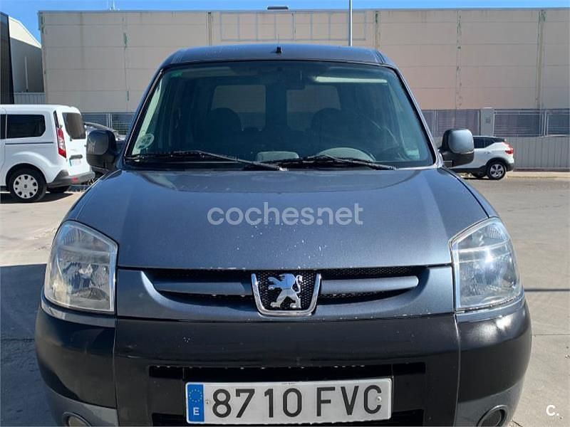 Gris / plata Usado 2009 Peugeot Partner Tepee Outdoor Monovolumen | 3900 € (Precio justo) - Imagen 1/4