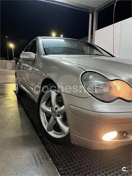 Usado Mercedes C180 Classic 143 CV (105 kW) 2004 Beige Berlina